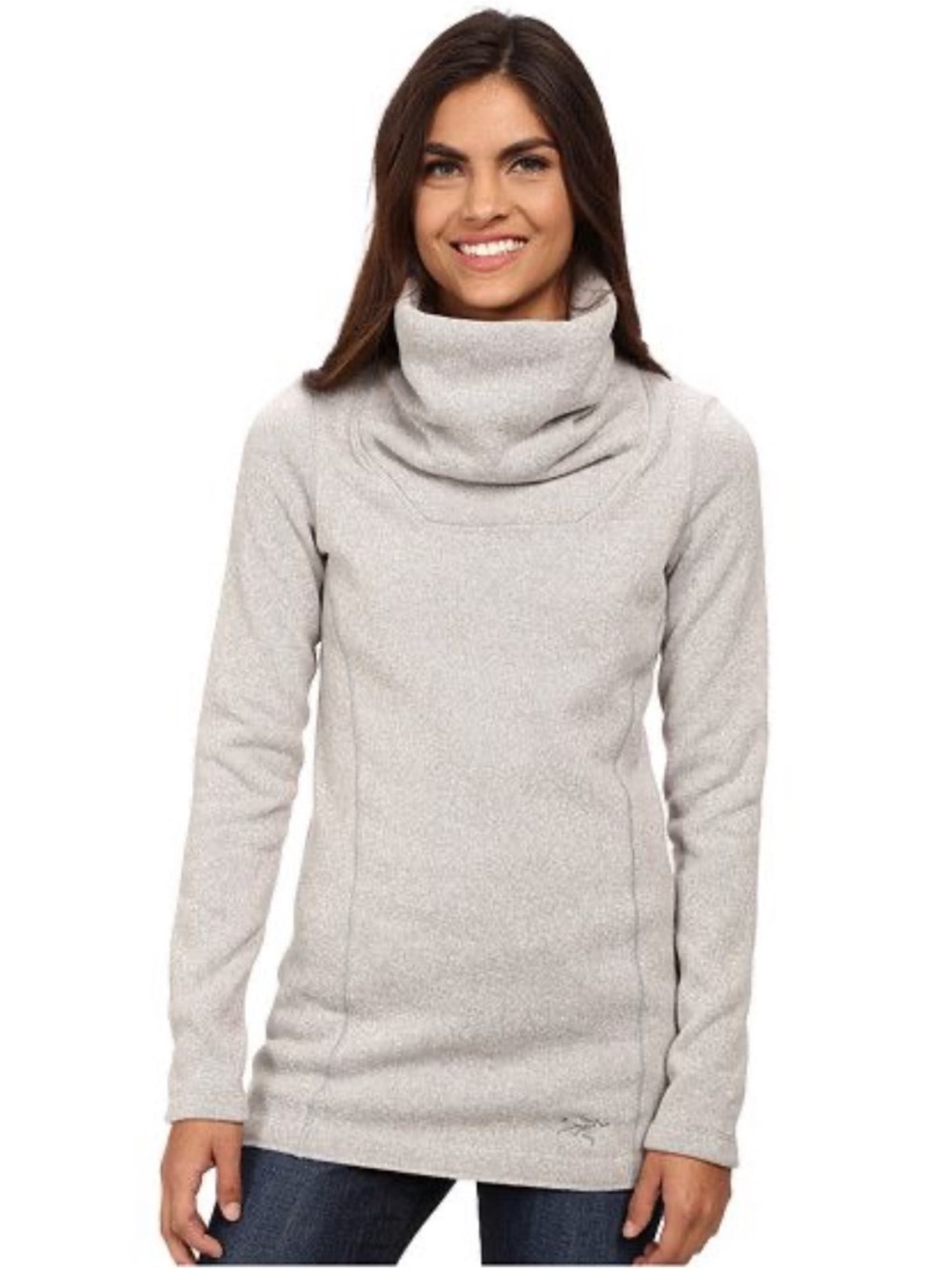 Arc’teryx Desira tunic in a light heathered grey
